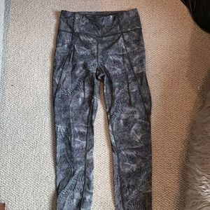 Lulu lemon black leafy poka-dot patterned leggings
